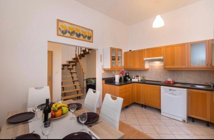 Apartment Stepanska Praga Exterior foto