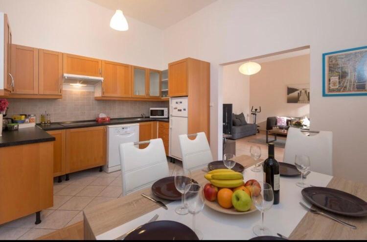 Apartment Stepanska Praga Exterior foto